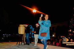 Encendido-del-arbol-en-nuestra-plaza-principal_11