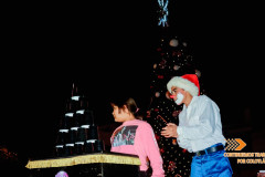Encendido-del-arbol-en-nuestra-plaza-principal_17