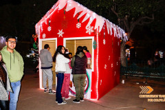 Encendido-del-arbol-en-nuestra-plaza-principal_29