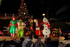 Encendido-del-arbol-en-nuestra-plaza-principal_38